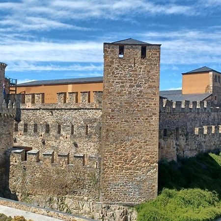 Apartamento Castillo Ponferrada. Eksteriør billede