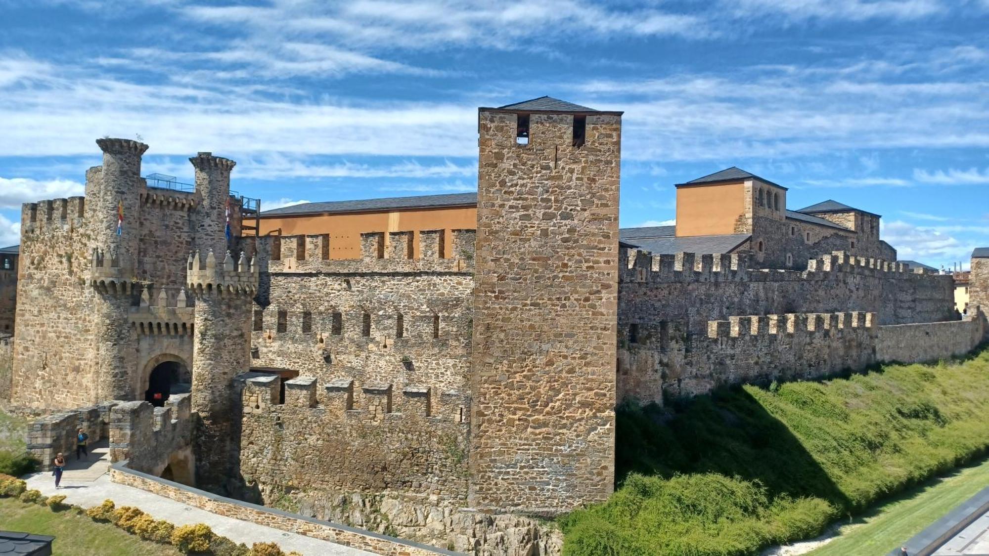 Apartamento Castillo Ponferrada. Eksteriør billede
